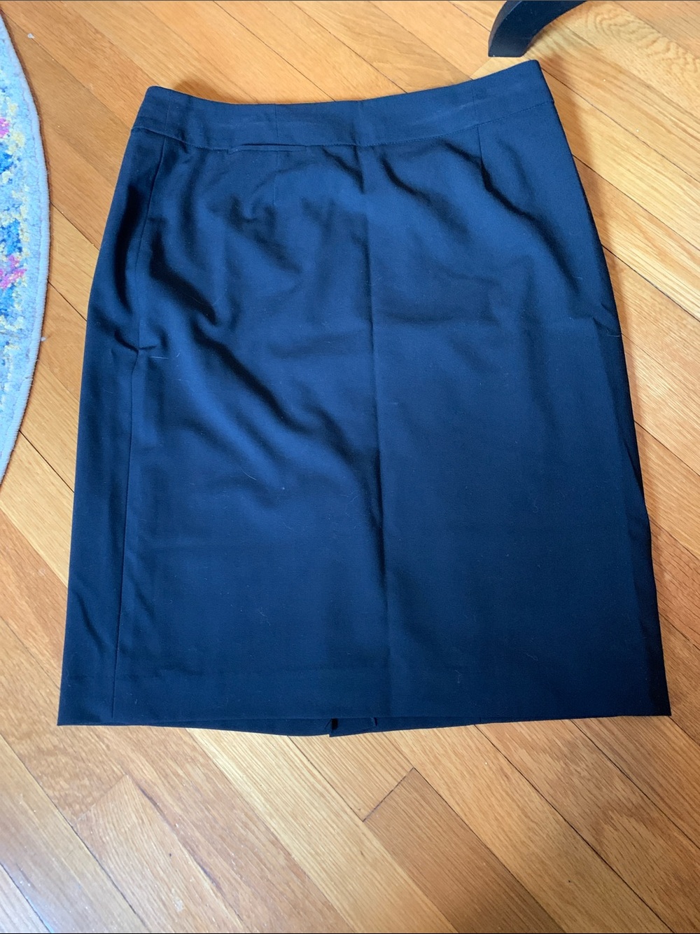 Calvin Klein Tailored Black Pencil Skirt — Sleek Workwear Staple - Picture 7 of 8